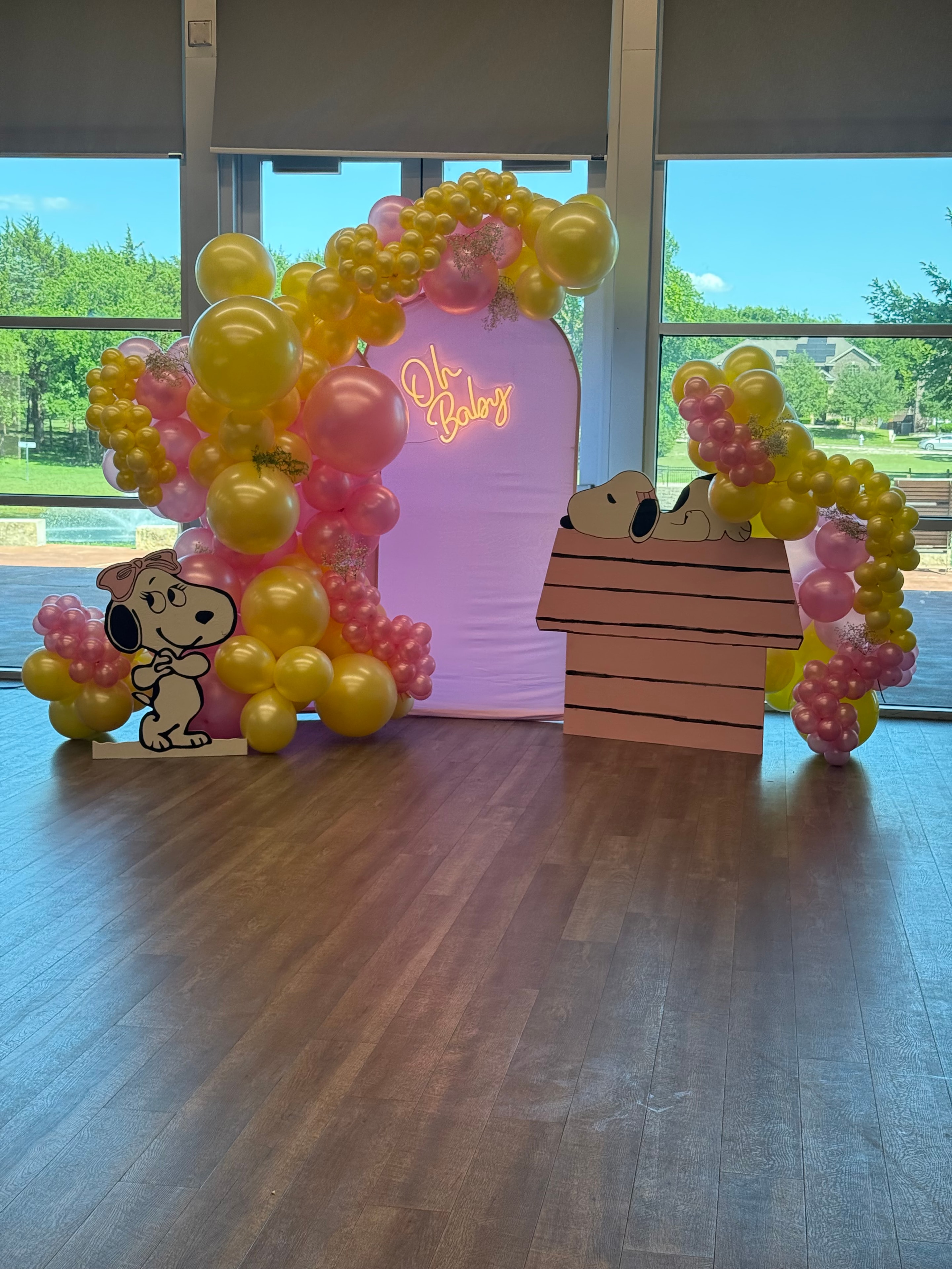 Themed baby shower balloon display